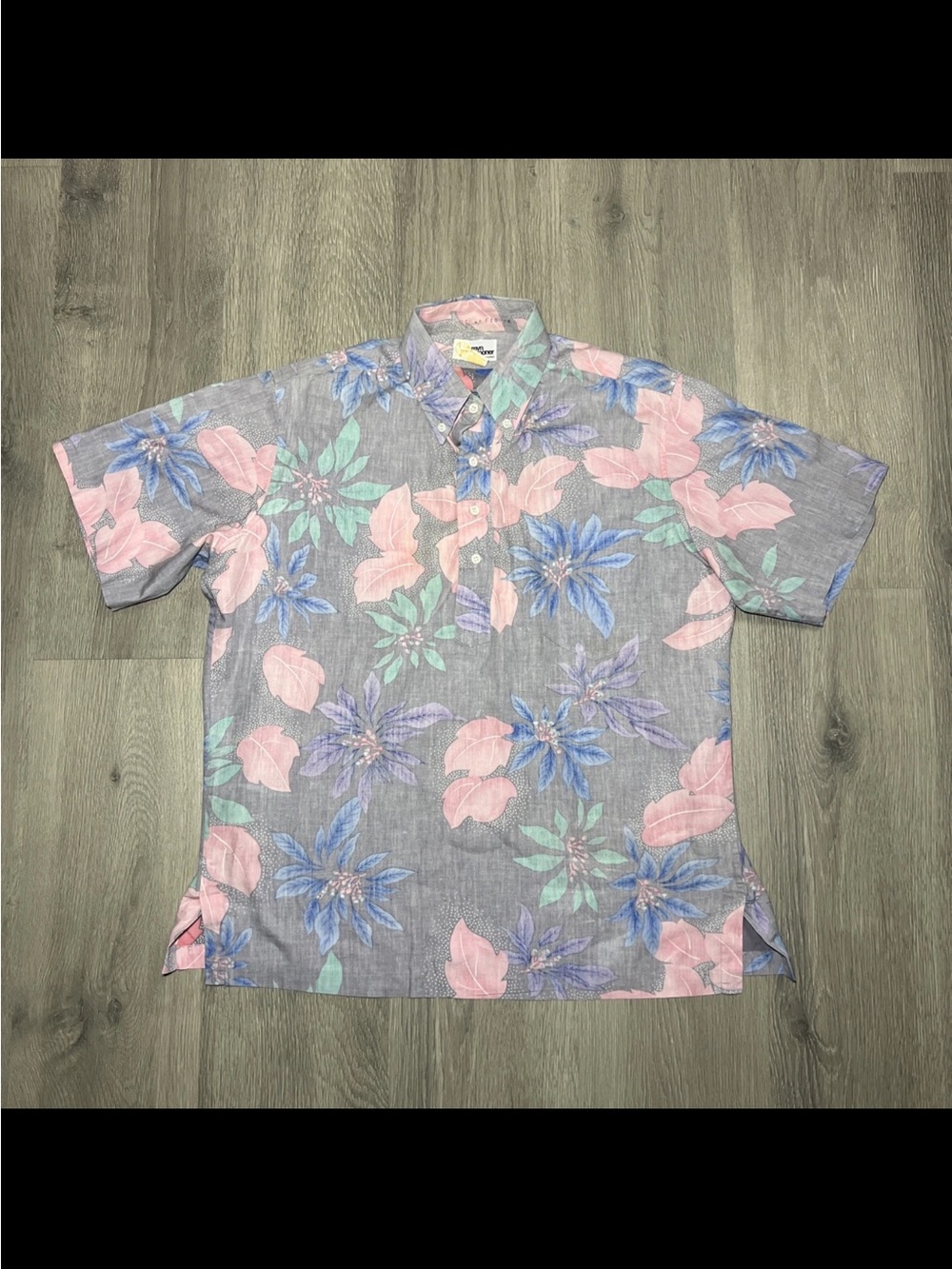Light Gray Floral Short-Sleeve Button-Down Shirt - Pink